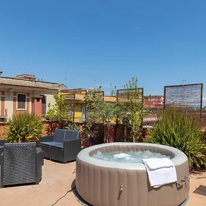  Apartment Penthouse With Jacuzzi On Private Terrace In Trastevere